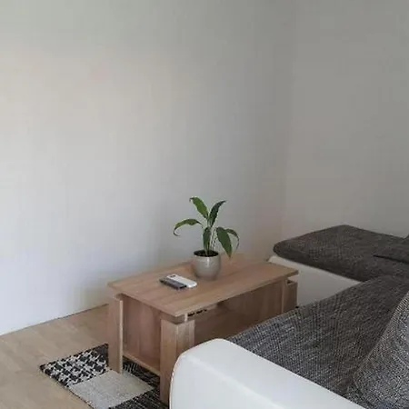 With A Parking Space - 23051 아파트 *