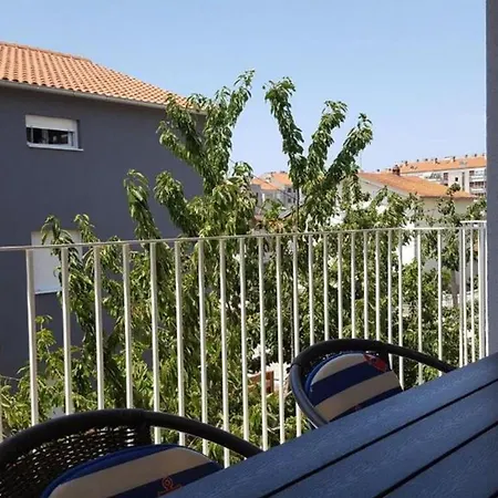 Apartman With Parking Space - 23051 Zadar