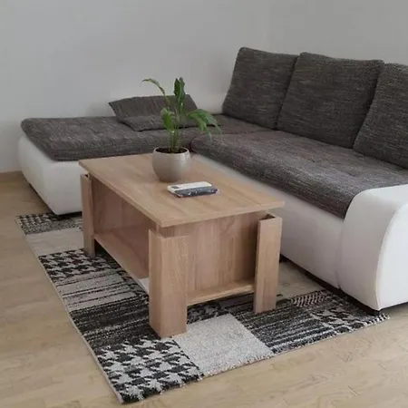 아파트 With Parking Space - 23051